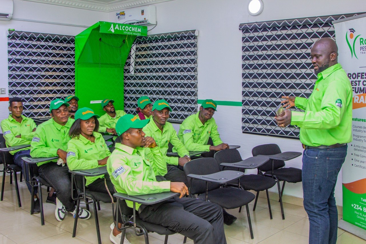 Rotimax trainees receiving practical pest-management instruction